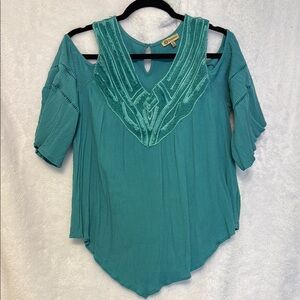 Democracy Green Asymmetrical 3/4 Sleeve Blouse